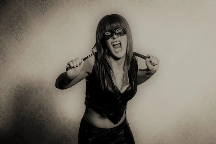 Bizarrlady Lara — 4 / 5