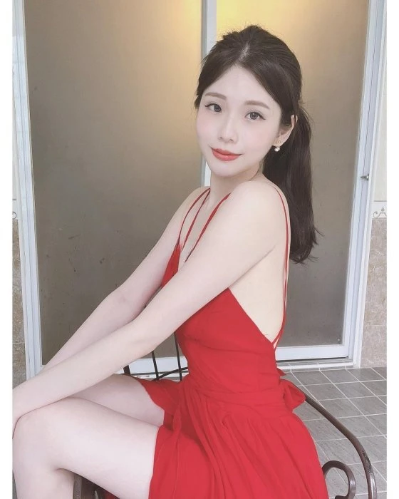 Jeanie — 3 / 4