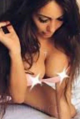 Karolina VIP — 2 / 8