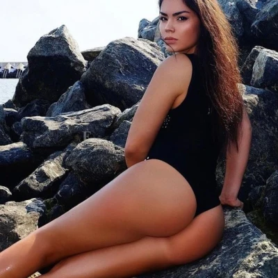 Emilia, Escort, Paris