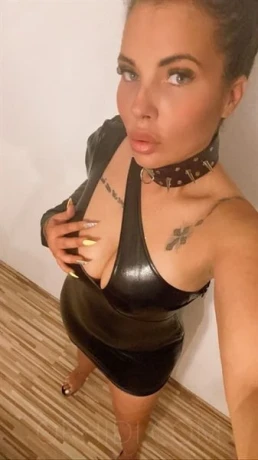 Herrin Lexy Fetisch Bizzar Domina — 16 / 18