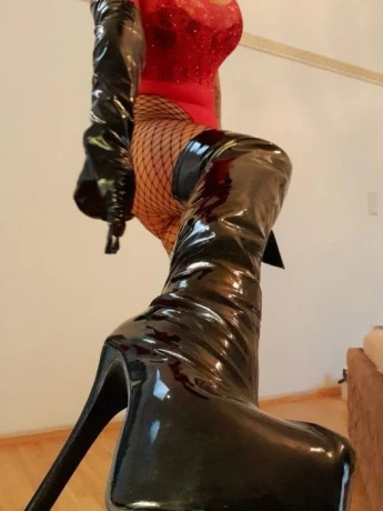 Lady Nicole — 4 / 5