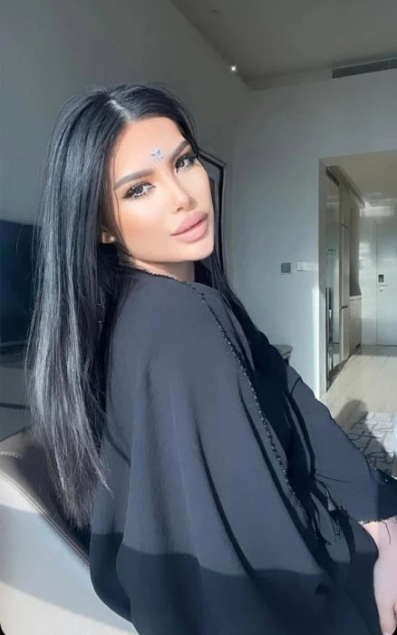 Latifa — 8 / 9