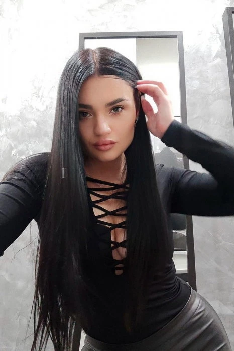 Alina — 5 / 6