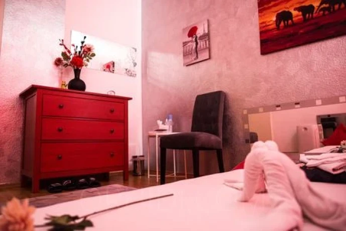 Glamour-Massage-Frankfurt — 11 / 20