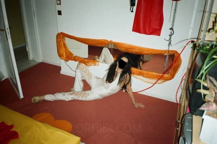 Jenny Sonne — 1 / 6