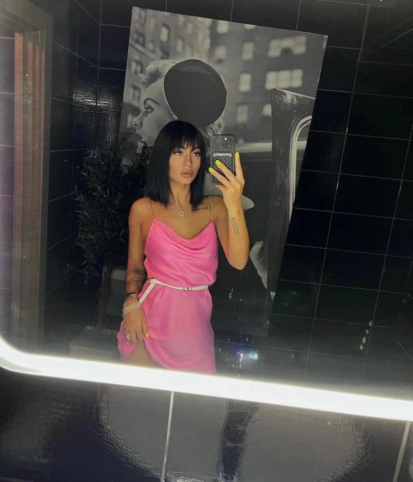 Nina — 2 / 3