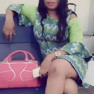 Muna lisa, Escort, Saint-Louis