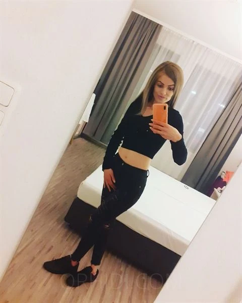 NEU Giulia, Escort, Monchengladbach