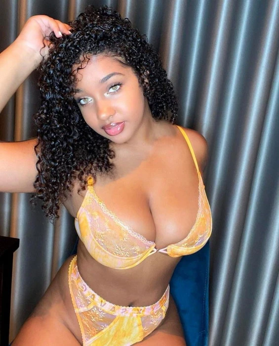 Cherry, Escort, Manama