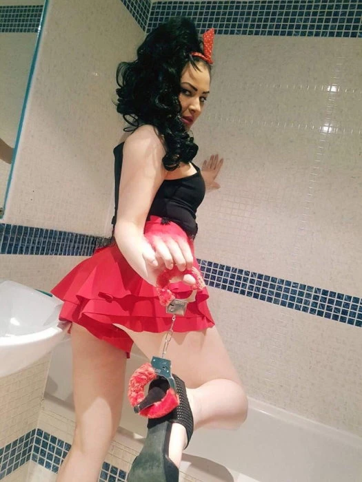 Erika Bet — 2 / 6