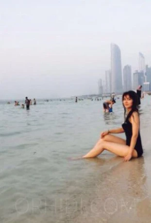 Trisha — 2 / 4