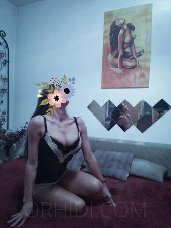 Christina — 2 / 3