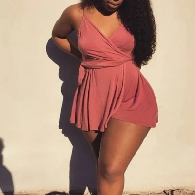 Eva Brown, Escort, Al Wukayr