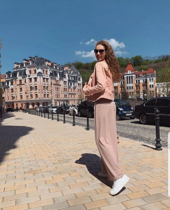 Alina — 5 / 6