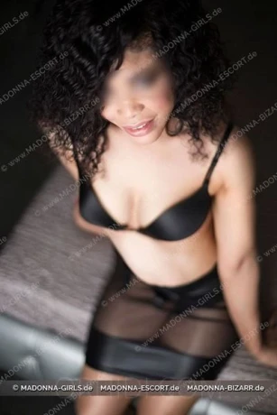 KELIS BEI MADONNA GIRLS — 2 / 3