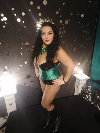 Lady Aradia — 17 / 20