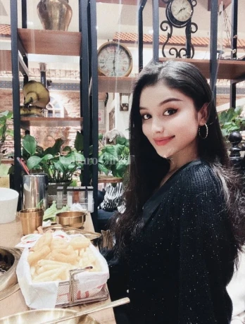 Model Judy — 1 / 13