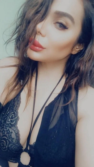 Nadia — 5 / 9