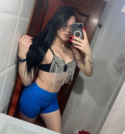 Heisse Ts Sophia — 1 / 6