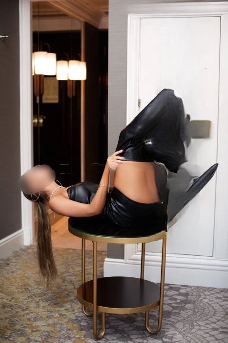 Lana Grey — 3 / 5