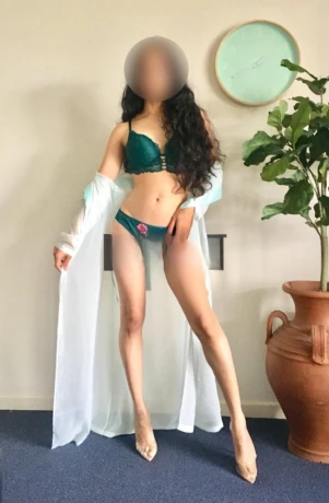 Larissa Kaya — 9 / 12