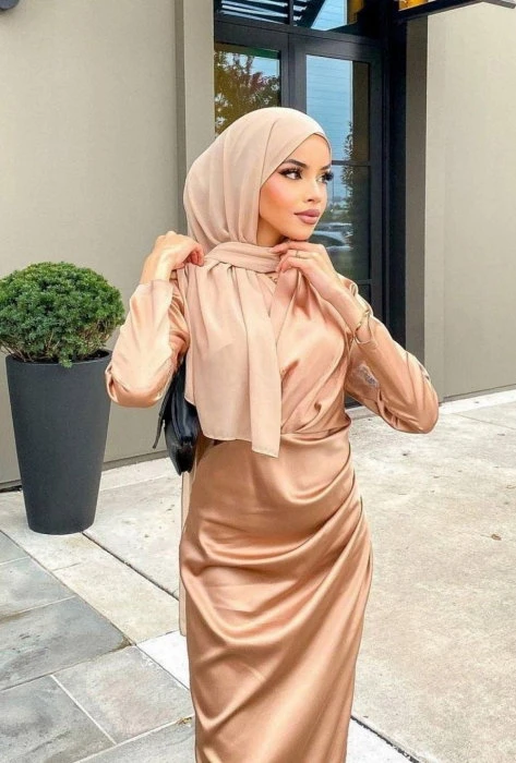 Leyla — 2 / 6