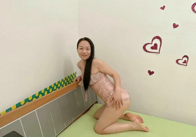 Helen Neue Da — 3 / 8