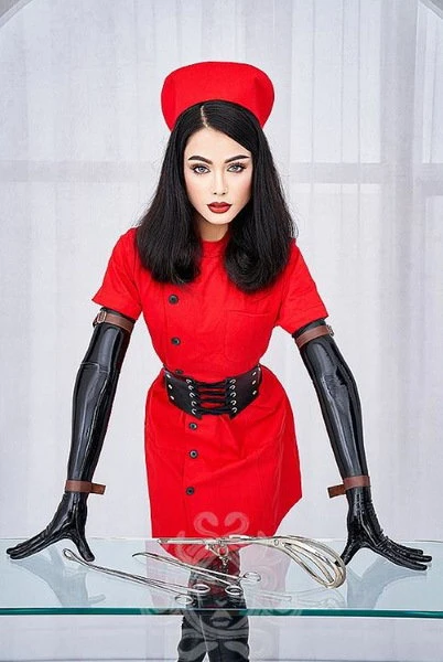 Fetisch Domina Saphira Residenz Hekate — 6 / 24