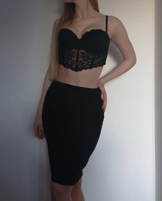 Christina — 2 / 4