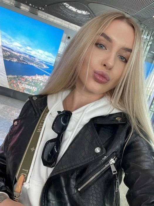 Emma — 4 / 6