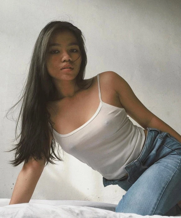Priyanka — 2 / 3