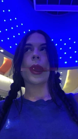 Maria Vittoria — 10 / 12