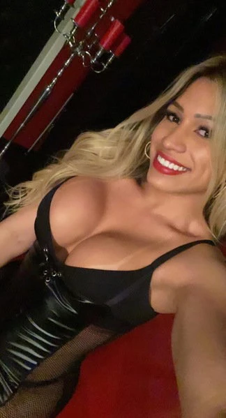 TS IVANNA Feminine — 19 / 24