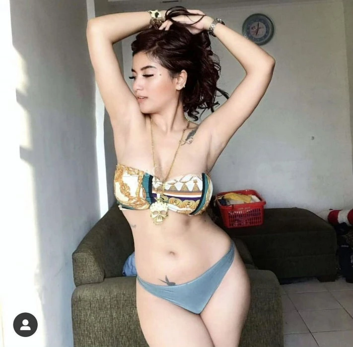 Sandra — 4 / 7