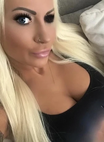 Pornostar Julie Hunter Aus Deutschland — 4 / 5