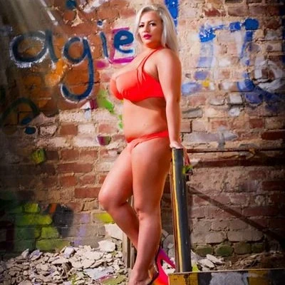 KIM BEI KUSCHELL*DER, Escort, Essen