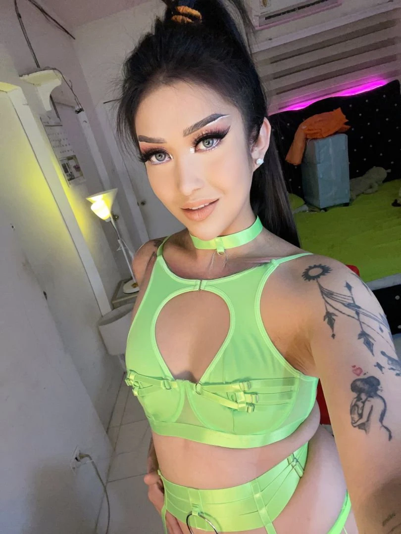 Ts Yukie, Escort, Singapore