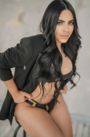 Laura Henao — 2 / 3