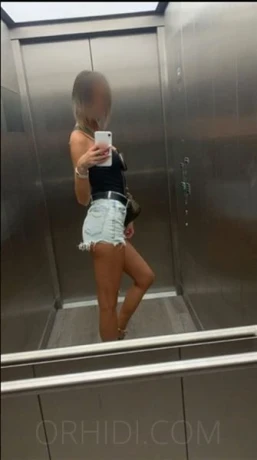 Skinny Joy aus Deutschland — 8 / 11