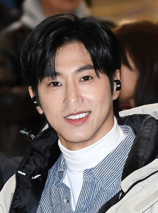 James Lee — 2 / 3