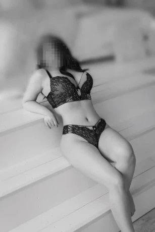 Lovely Miriam — 4 / 5