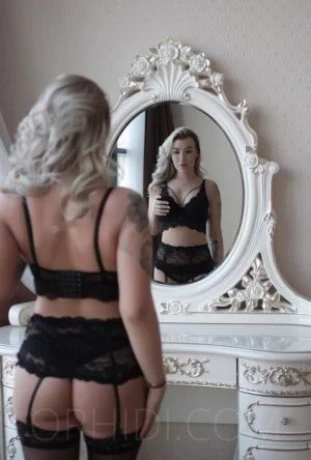 Leah — 3 / 6