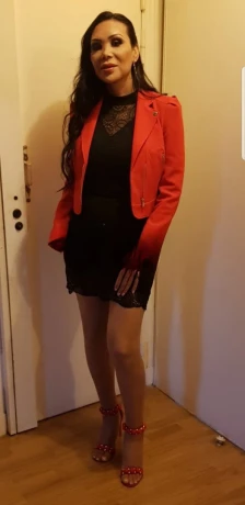 Clara Medina — 4 / 8