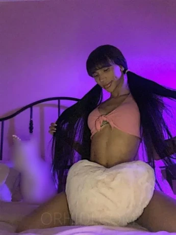 TS Ashley — 3 / 10