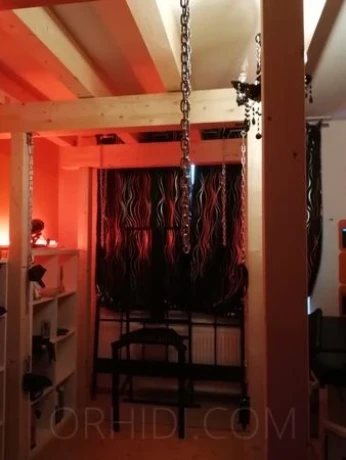 LADY ANNA — 4 / 24