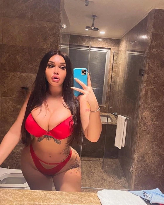 Alissa — 8 / 12