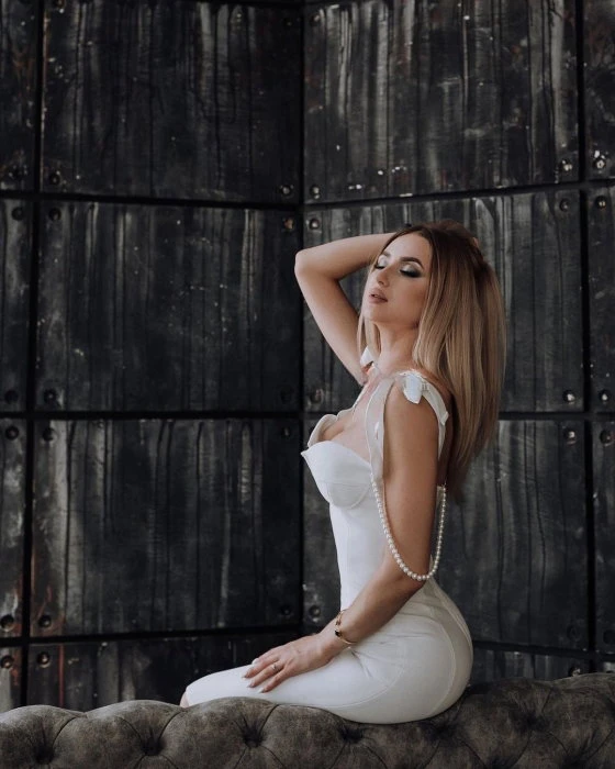 Alina — 3 / 5