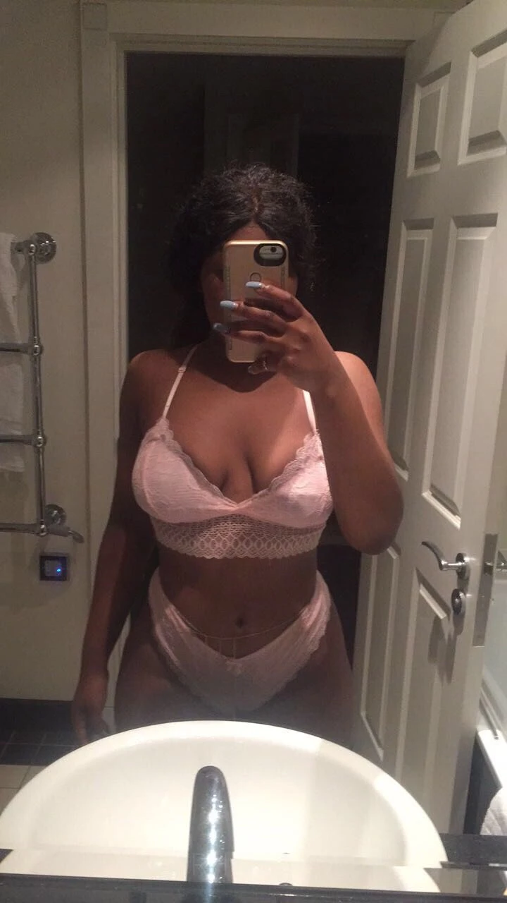 EbonyFreakAmia, Escort, London