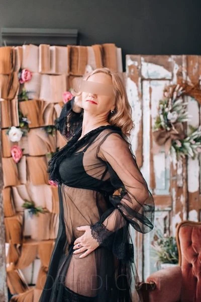 Maria — 2 / 5